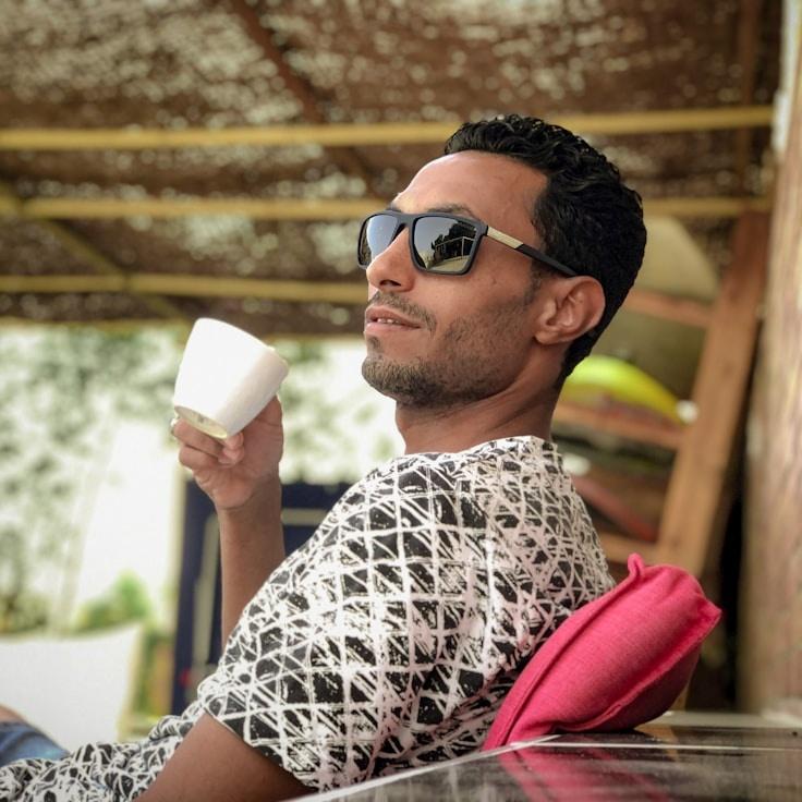 Portrait of Ananya meditation instructor